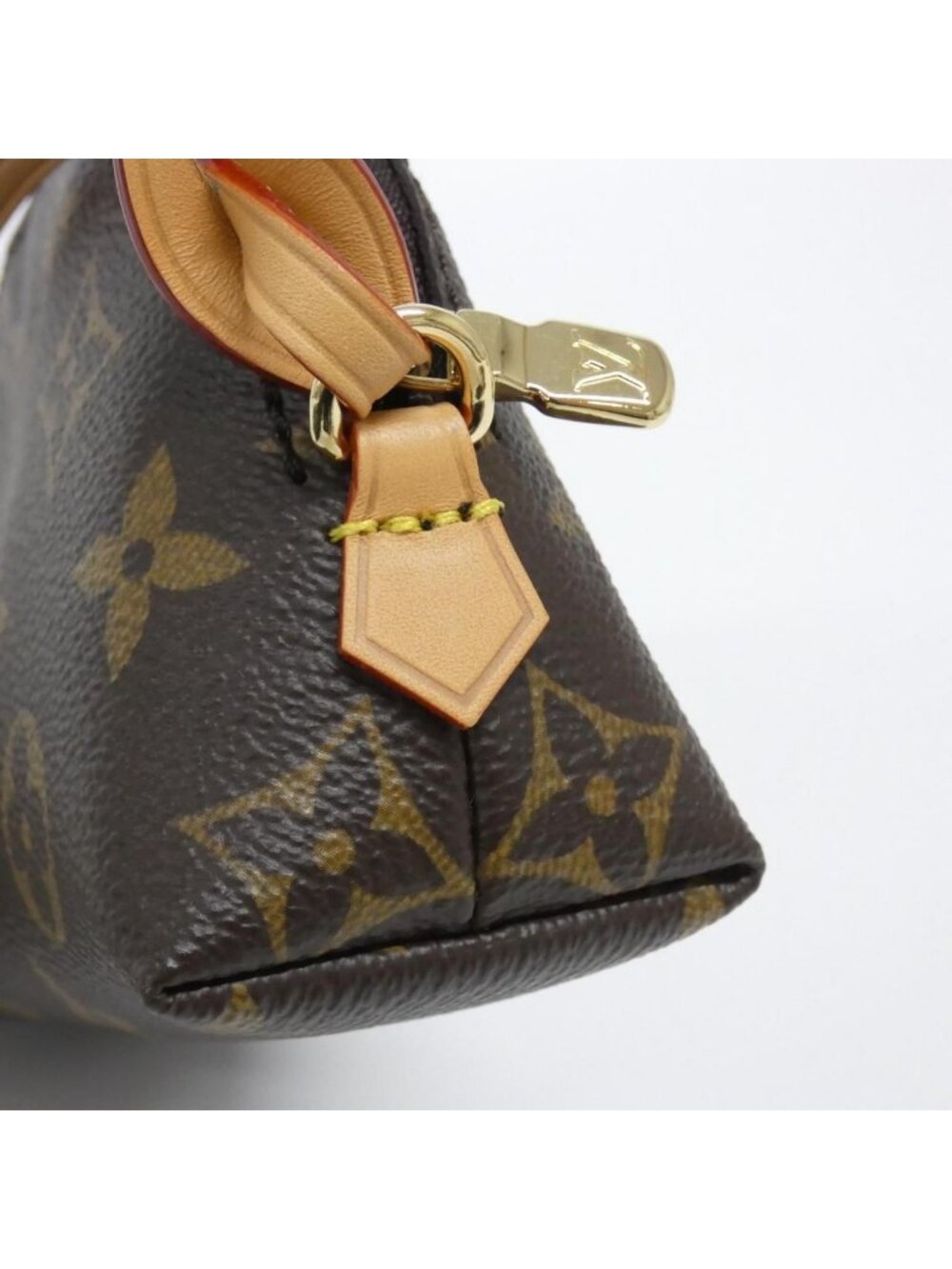 Louis Vuitton Monogram Pouch - Picture 4 of 6